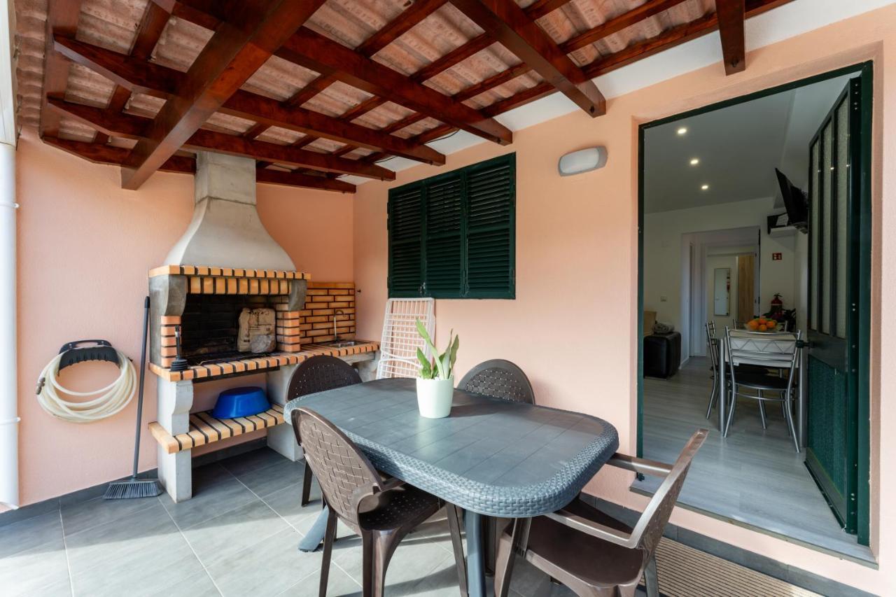 Ocean Breeze Villa Порто Мониз Екстериор снимка