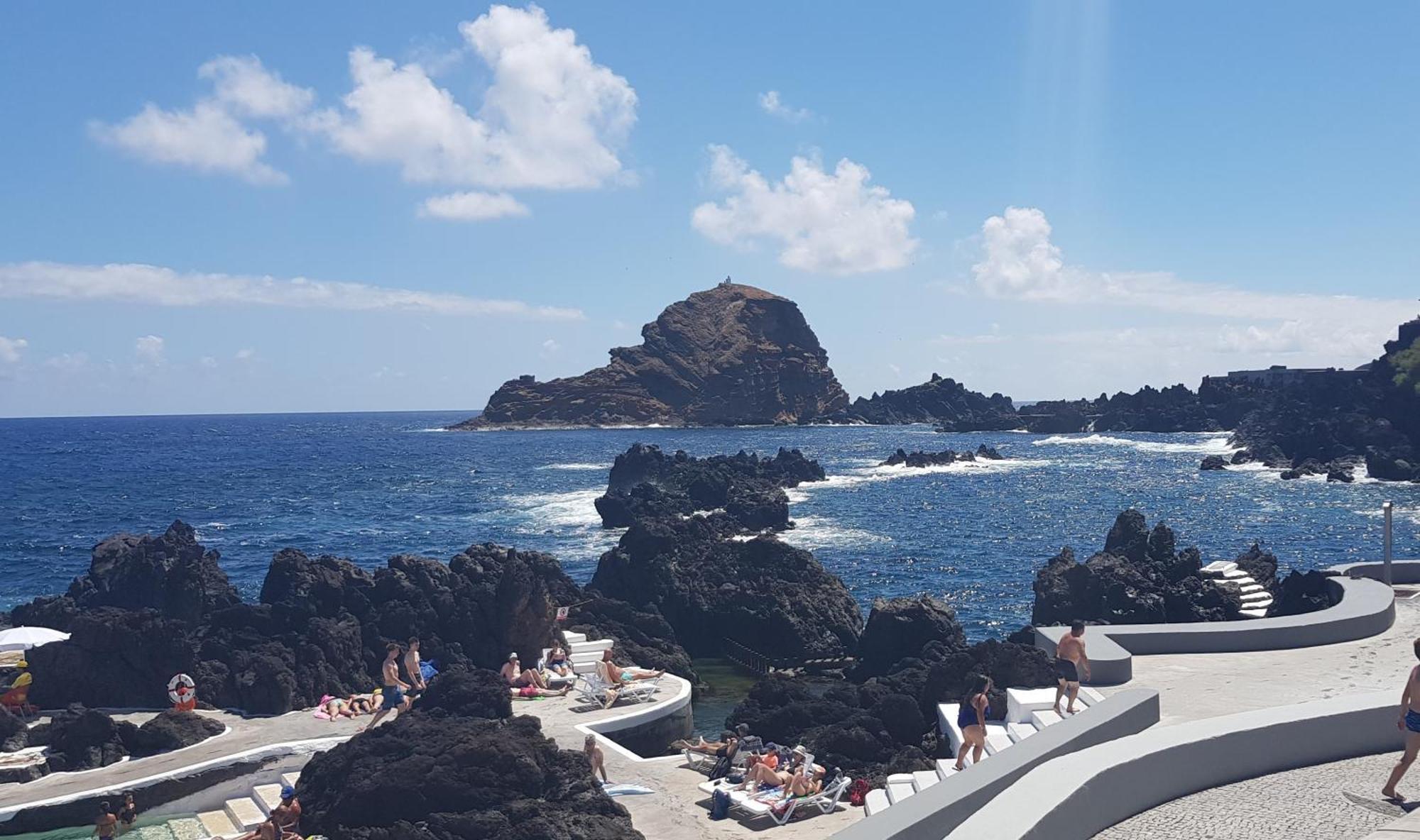 Ocean Breeze Villa Порто Мониз Екстериор снимка
